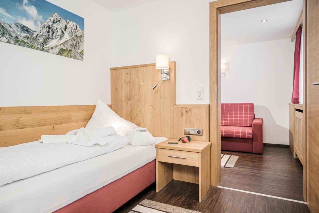 Hotel Kirchlerhof トゥクス エクステリア 写真
